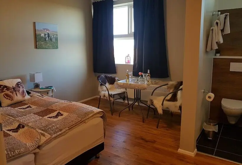 استودیوی لوکس, Skalatjorn Guesthouse