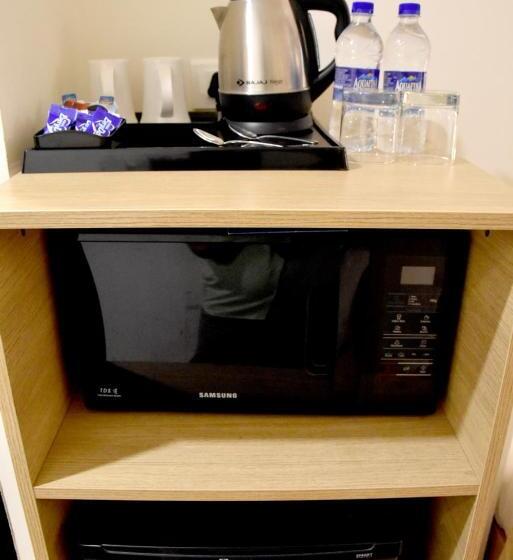 スタンダードスタジオ, Starlit Suites Neemrana