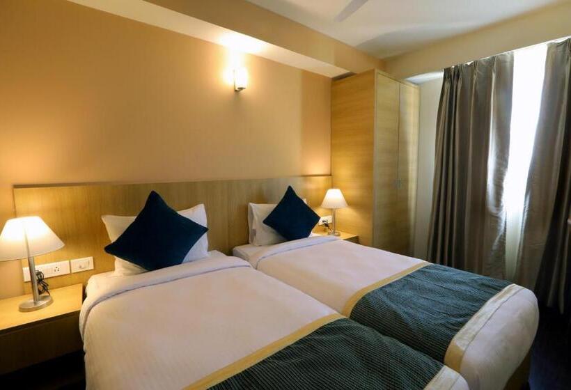 スタンダードスタジオ, Starlit Suites Neemrana