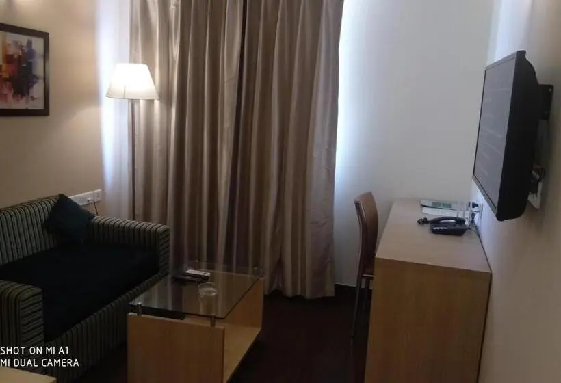 デラックススイート, Starlit Suites Neemrana
