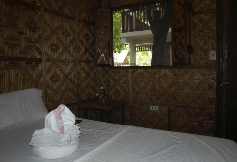 اتاق استاندارد با سرویس بهداشتی مشترک, The Sharks Tail Dive Center