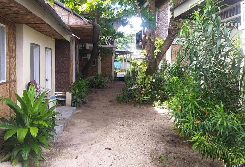 اتاق استاندارد با سرویس بهداشتی مشترک, The Sharks Tail Dive Center