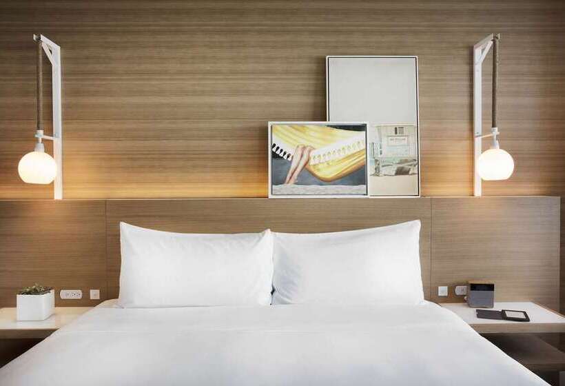 اتاق لوکس با تخت بزرگ, Hilton Garden Inn Puchong