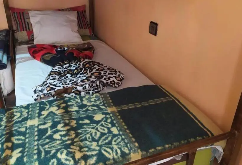 تختخواب در اتاق مشترک, Kasbah Red Castel Hostel