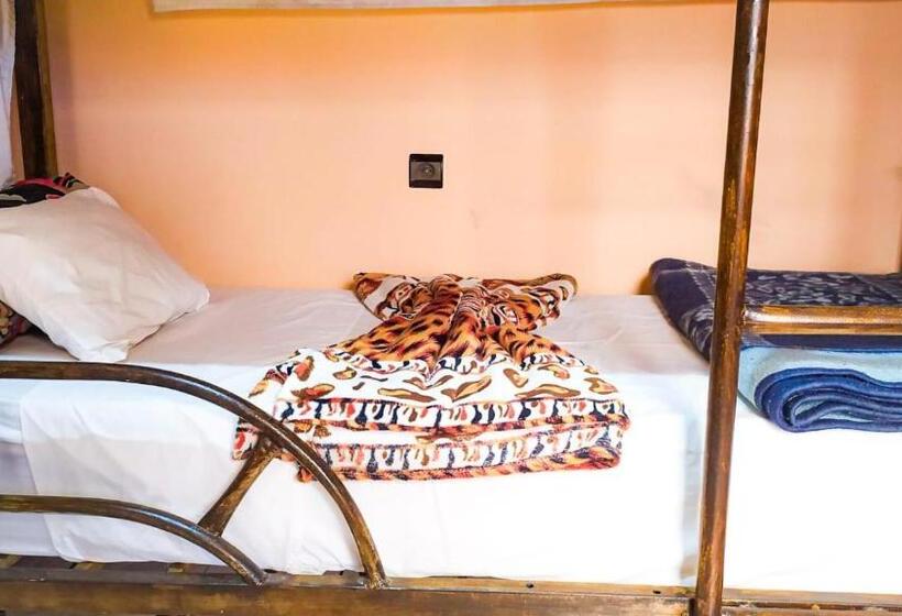 اتاق استاندارد چهار تخته, Kasbah Red Castel Hostel