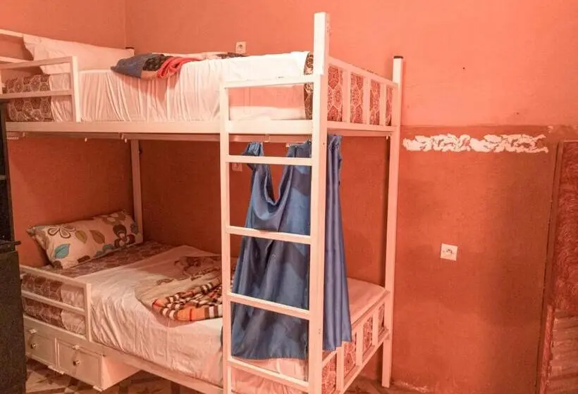 اتاق استاندارد چهار تخته, Kasbah Red Castel Hostel