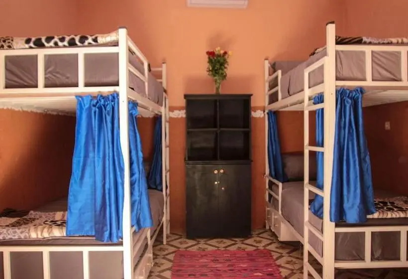 اتاق استاندارد چهار تخته, Kasbah Red Castel Hostel
