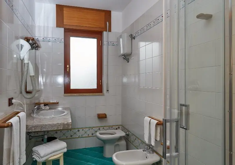 اتاق استاندارد, La Castellana