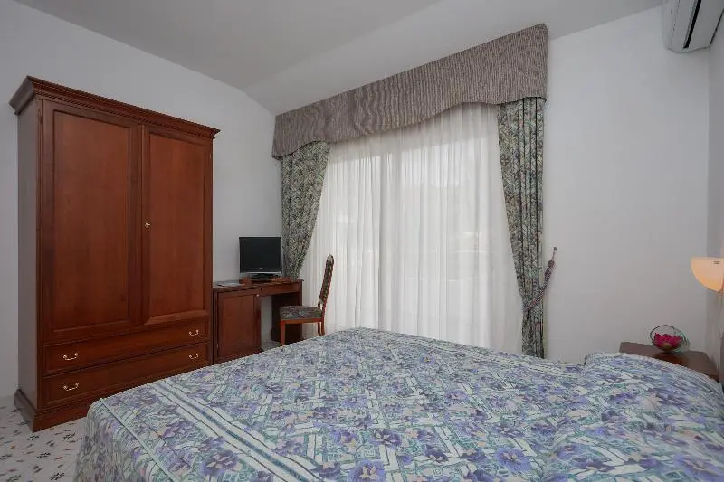 اتاق سوپریور, La Castellana