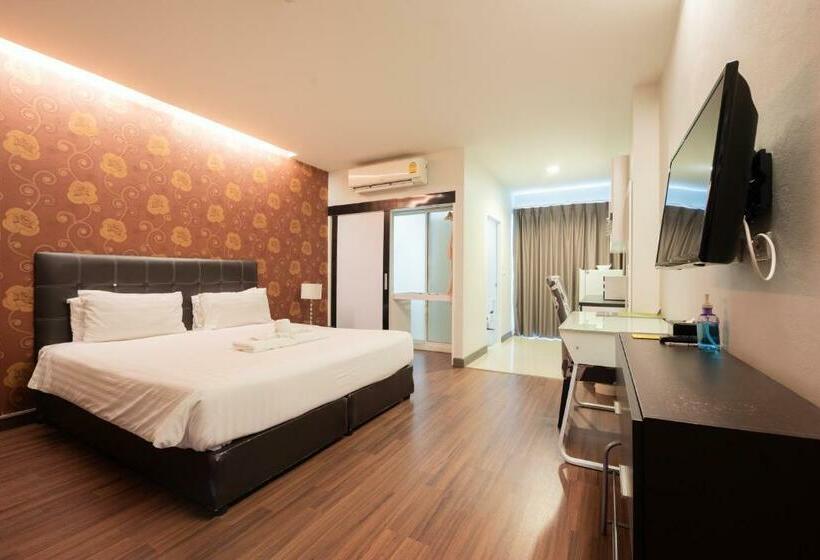 스탠다드 룸 킹사이즈 침대, Romyen Garden Place
