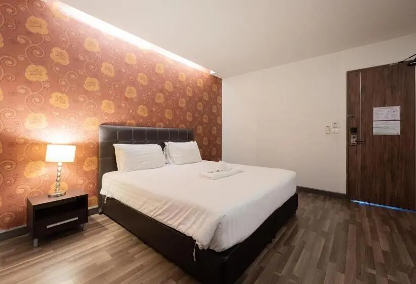اتاق سوپریور با تخت بزرگ, Romyen Garden Place