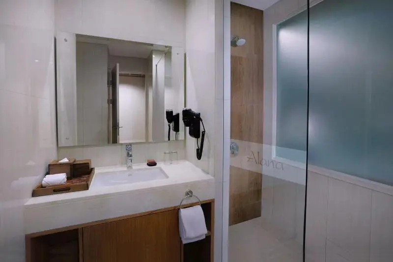 スイート, The Alana Hotel And Conference Sentul City By Aston