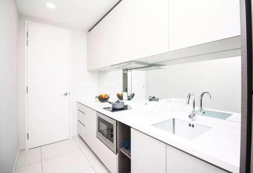 خانه 1 خوابه, The Robertson Residence