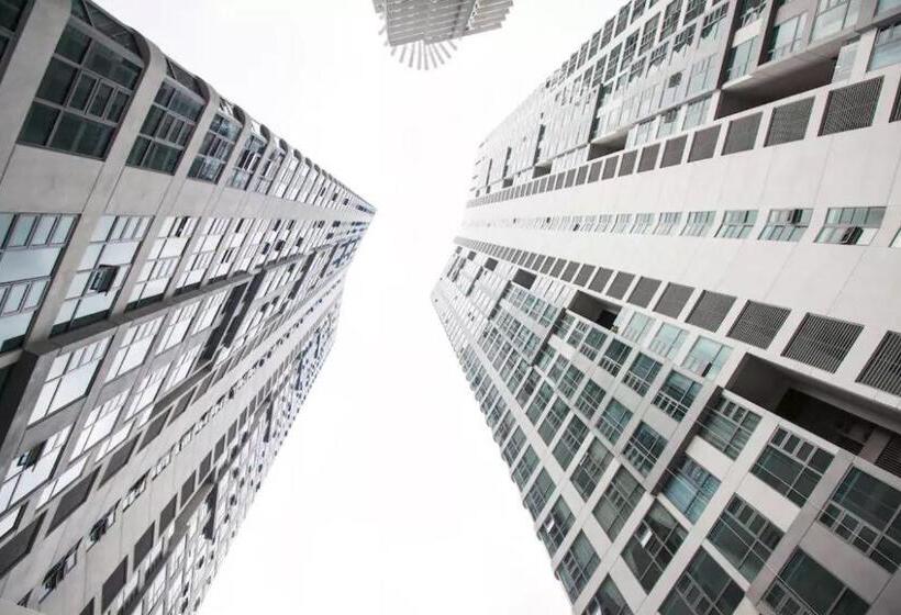 خانه 1 خوابه, The Robertson Residence