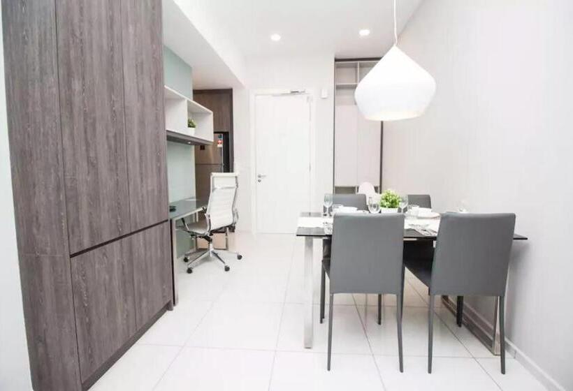 خانه 1 خوابه, The Robertson Residence