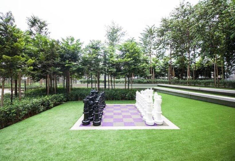 آپارتمان 2 خوابه, The Robertson Residence