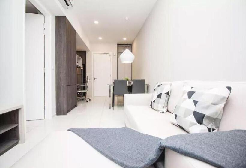 خانه 1 خوابه, The Robertson Residence