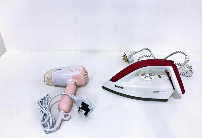 آپارتمان 2 خوابه, The Robertson Residence