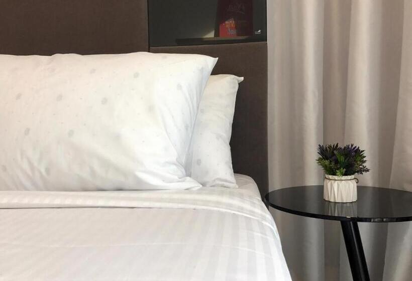 آپارتمان 2 خوابه, The Robertson Residence