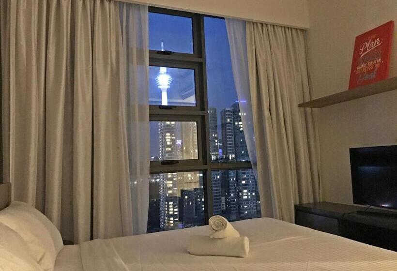 آپارتمان 2 خوابه, The Robertson Residence