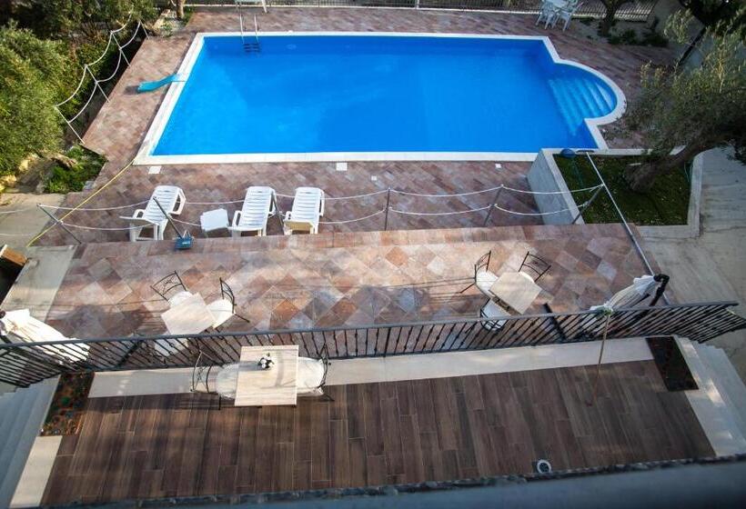 חדר סטנדרט לארבעה נוף לים, Villa Lù