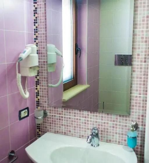 Standard Neljän Hengen Huone Merinäkymä, Villa Lù