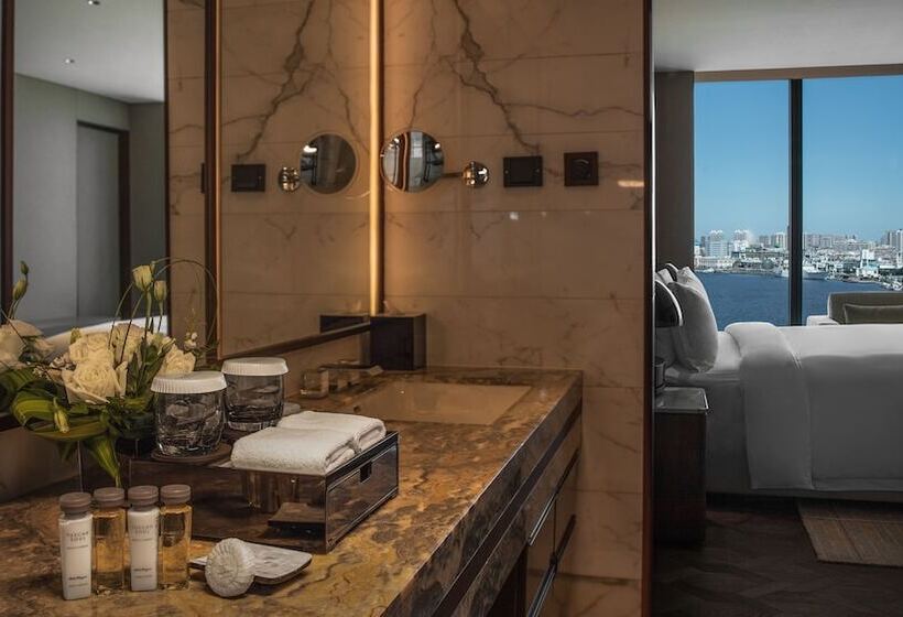 Premium room with river view, Intercontinental Tianjin Yujiapu Hotel & Residences, An Ihg