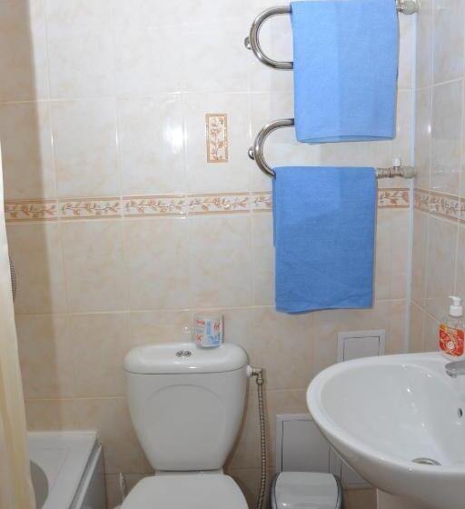 اتاق استاندارد سه نفره, Karavella