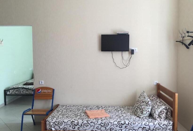 اتاق خانوادگی, Karavella