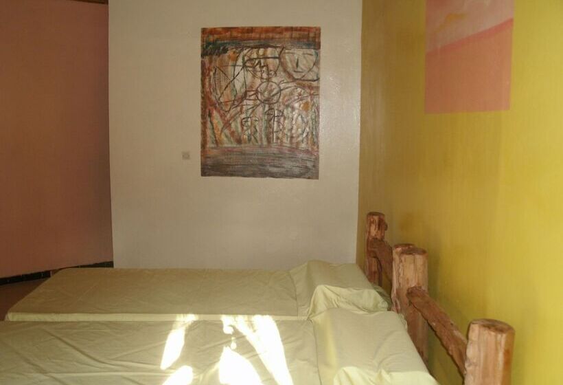 بانگلوی استاندارد, Africa Roots