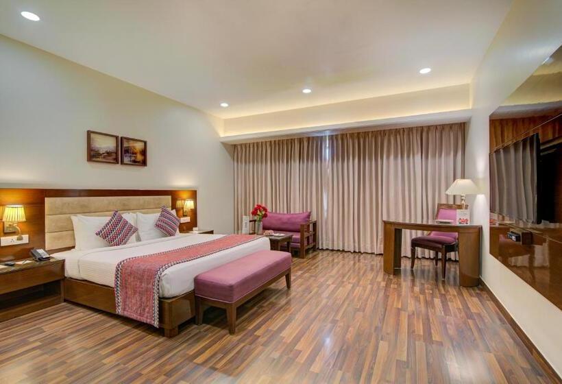 اتاق سوپریور خانوادگی, Home In By Amrik Sukhdev