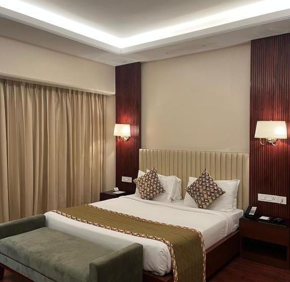 סוויטת ג'וניור, Home In By Amrik Sukhdev