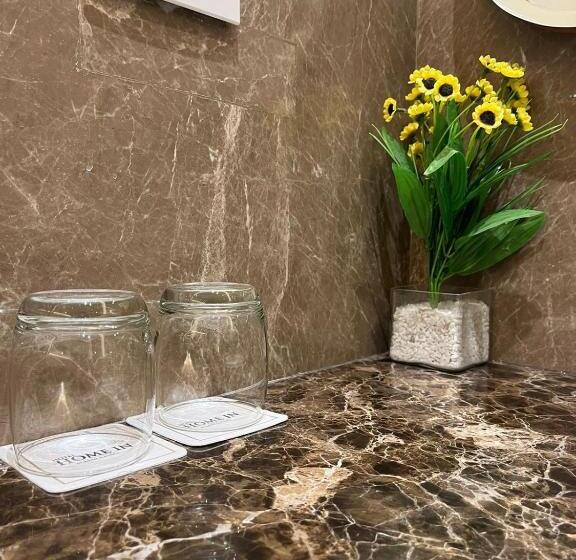 סוויטת ג'וניור, Home In By Amrik Sukhdev