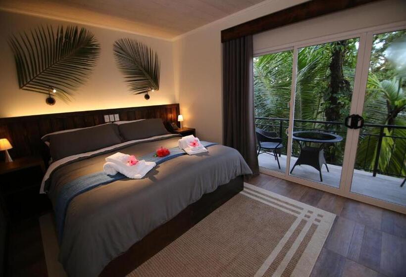 Номер Стандарт, Palau Central