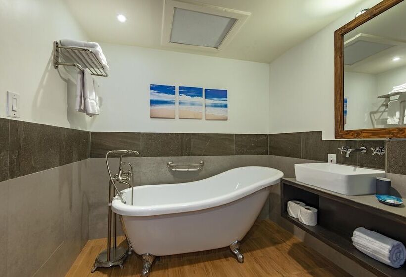 Номер Стандарт, Palau Central