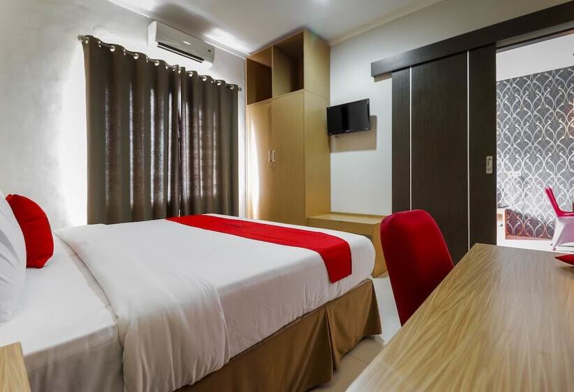 Номер Стандарт, Reddoorz Plus Near Pantai Losari