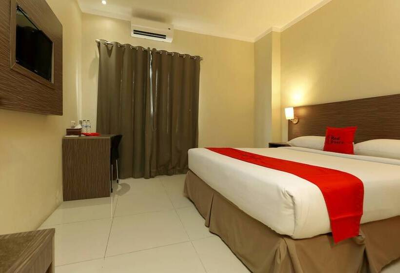 Номер Стандарт, Reddoorz Plus Near Pantai Losari