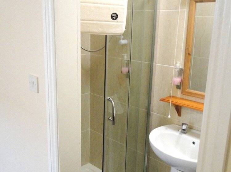 غرفة قياسية, The Exchange