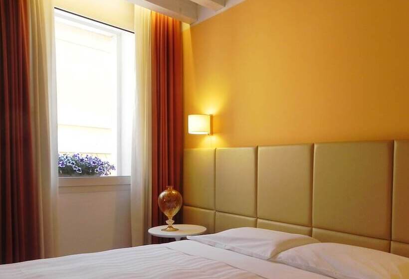 اتاق استاندارد, Relais Santa Corona