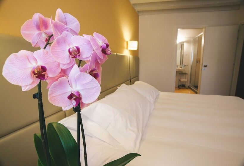 اتاق استاندارد, Relais Santa Corona