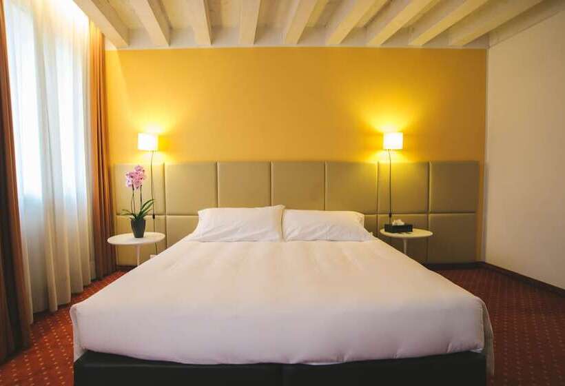 اتاق استاندارد, Relais Santa Corona