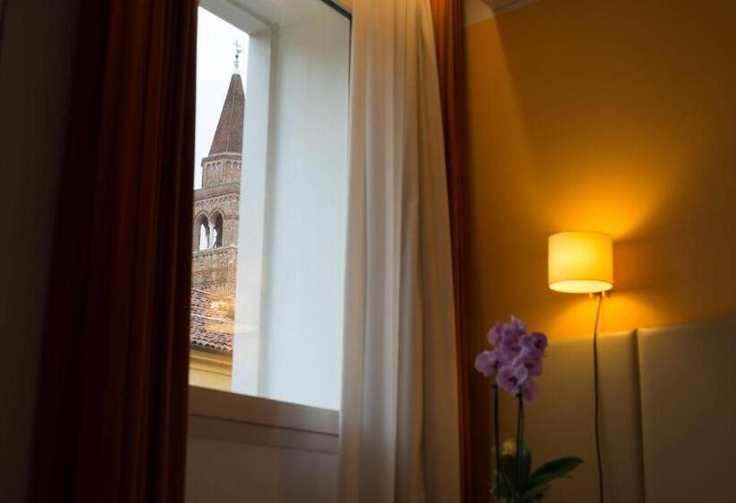 اتاق استاندارد, Relais Santa Corona