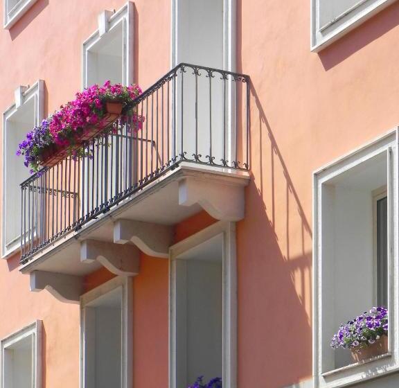 اتاق سوپریور با بالکن, Relais Santa Corona