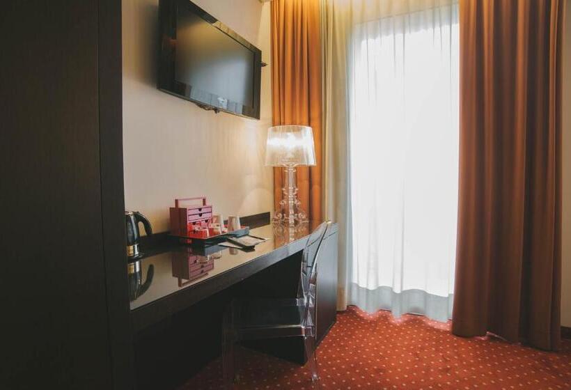 اتاق سوپریور با بالکن, Relais Santa Corona