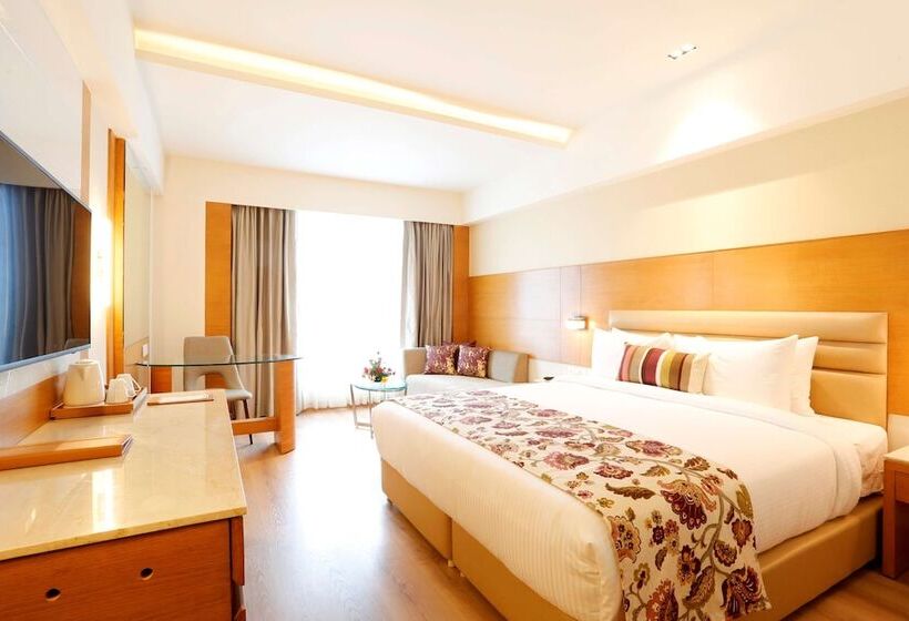 חדר סופריור, Nataraj Sarovar Portico