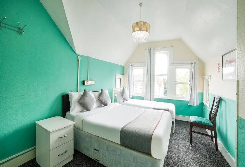 デラックストリプルルーム, Devine Beach Hotel, Westcliff Southend-On-Sea