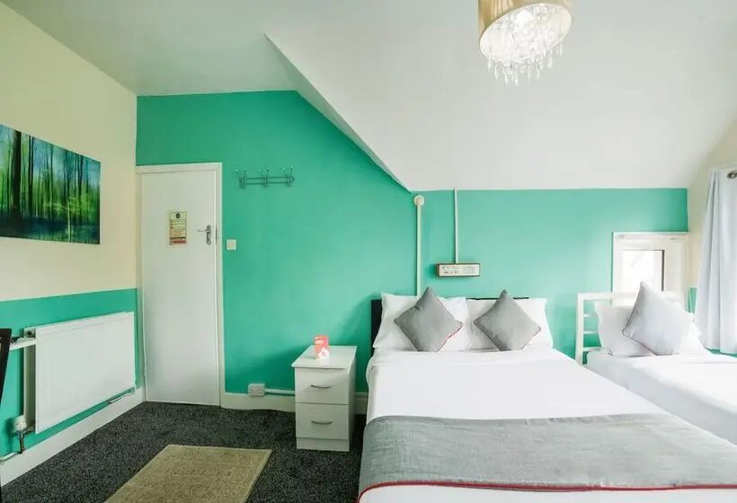 デラックストリプルルーム, Devine Beach Hotel, Westcliff Southend-On-Sea