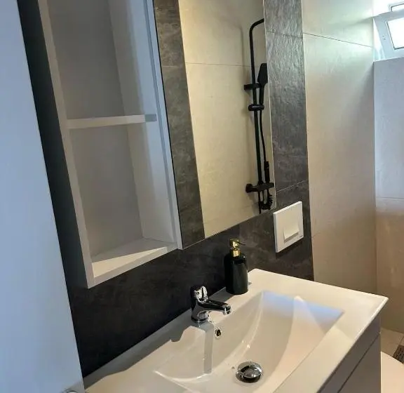 Triple Room Sea View, Vila Kuci