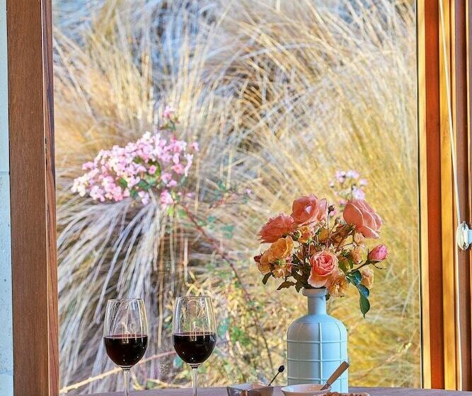 سوئیت پریمیوم, Cabot Lodge