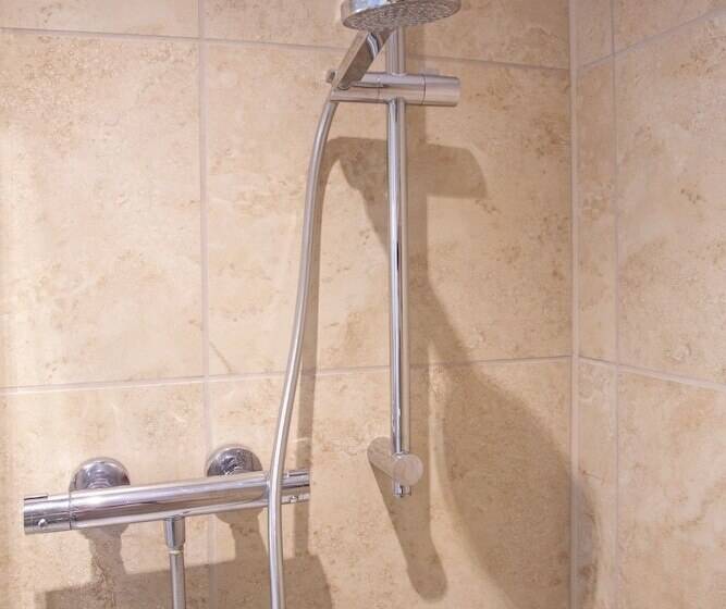 חדר דלוקס, Hedingham Old Pottery